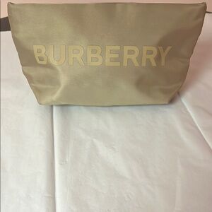 NIB Burberry Travel bag